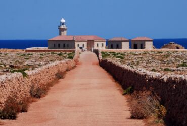 Aprovecha el buen tiempo en Menorca: ¡Descubre la Isla en bicicleta con Velos Joan!